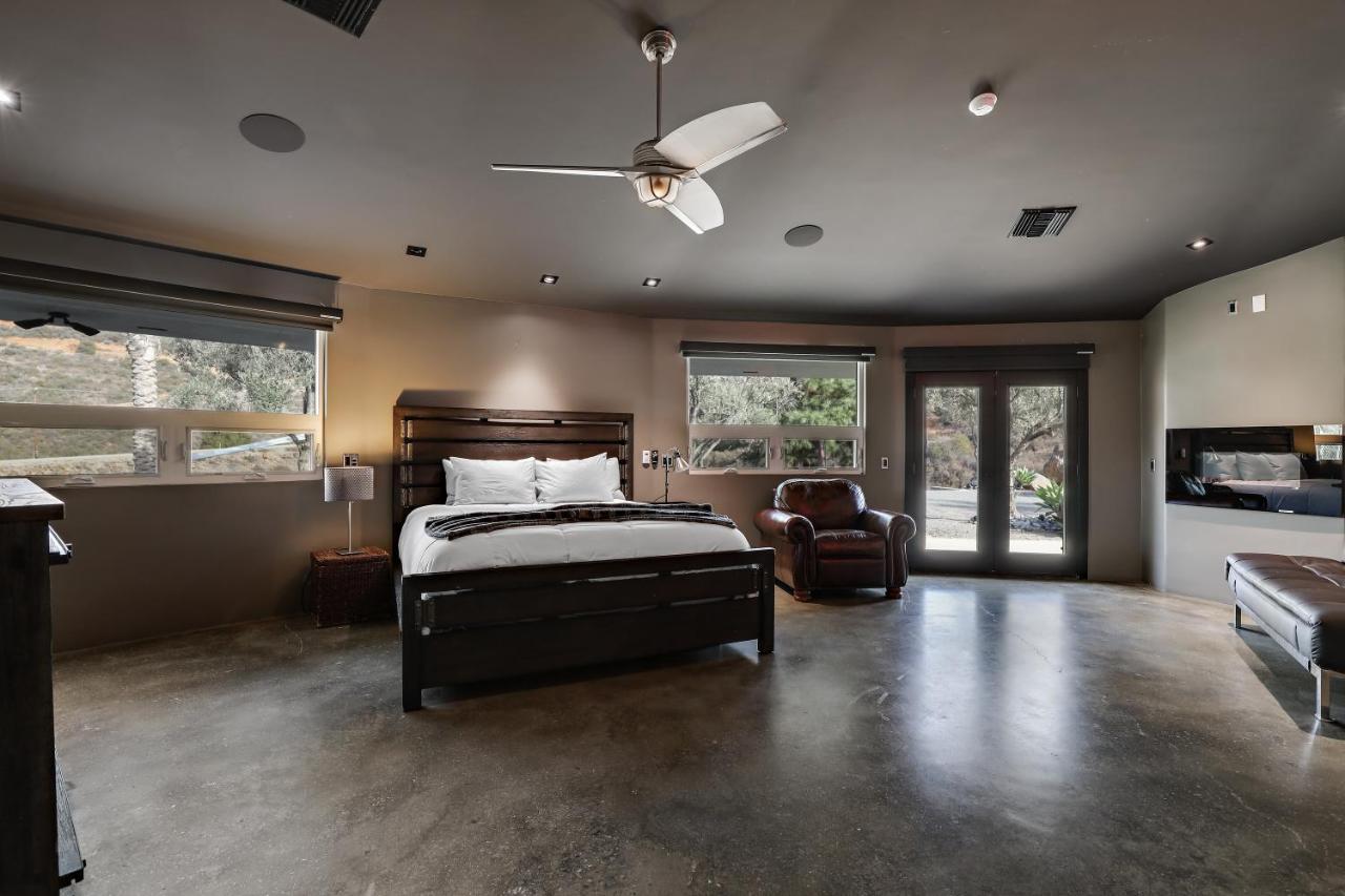 Iron Mansion Private Resort-Event Space 12000 Ft! Temecula Eksteriør bilde